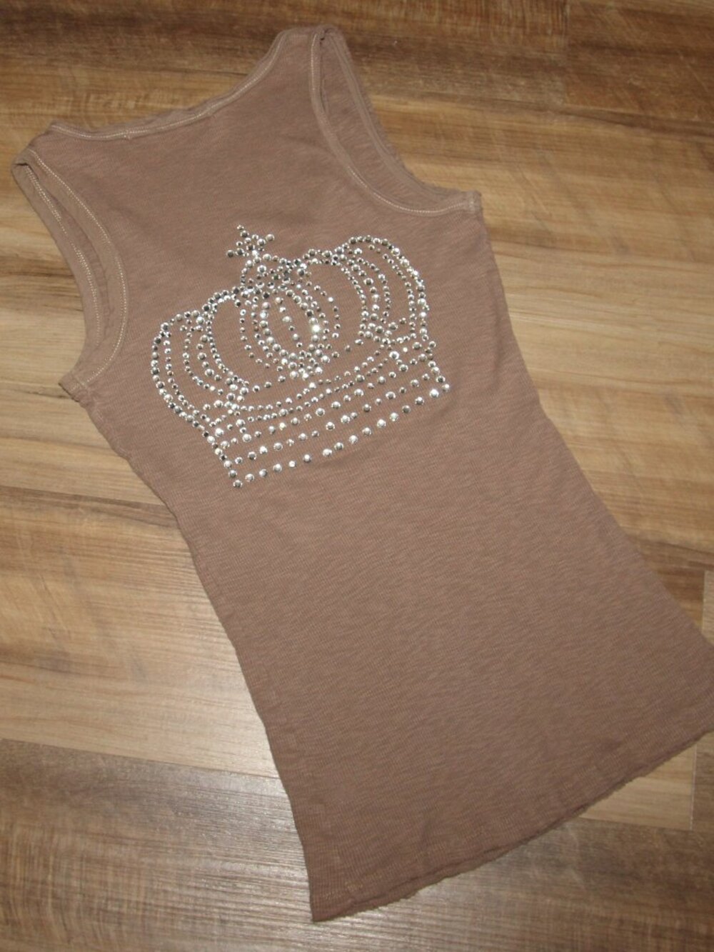 MISS ME Vintage Y2K Size SMALL Mocha Brown Rhinestone Crown Cross V-Neck Tank